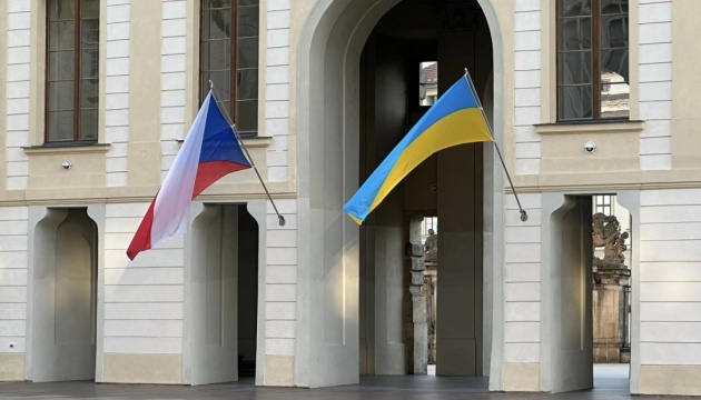 Чехія виступає за надання дозволу Україні бити західною зброєю по території росії