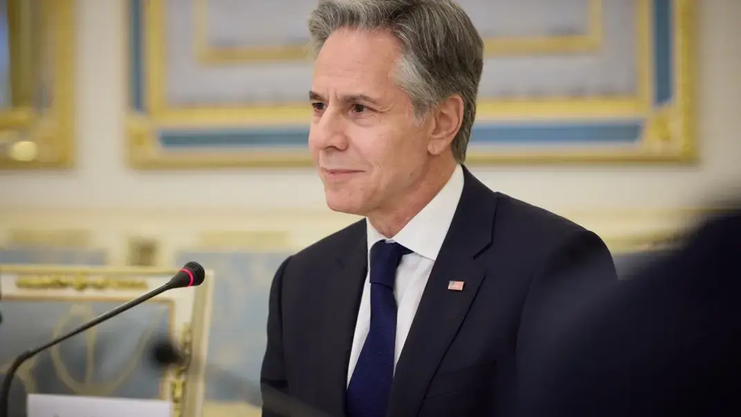 Ентоні Блінкен після візиту до Києва просить Байдена дозволити Україні бити по росії американською зброєю