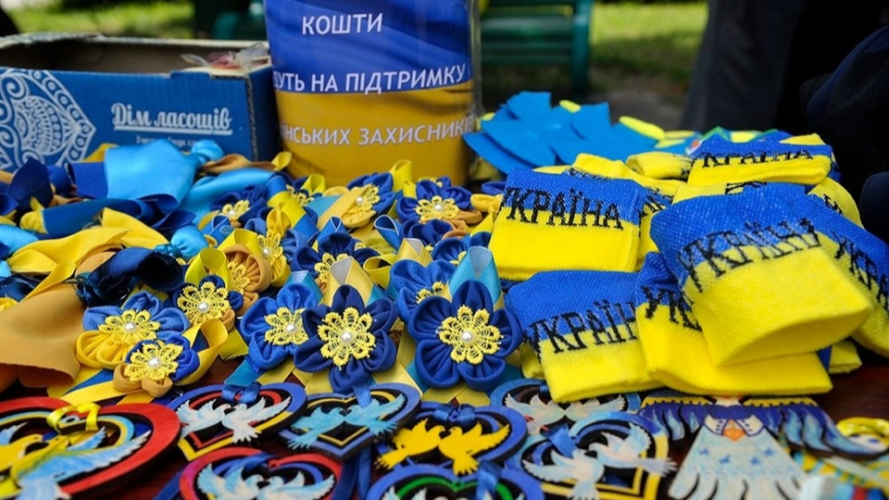 Теребовлянські школярі організували благодійний ярмарок щоб допомогти ЗСУ