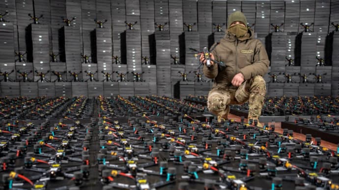 Велика Британія та Латвія оголосили тендер на постачання FPV-дронів Україні