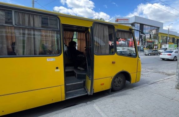 У Тернополі зупинили рух маршруток по вул. Андрея Шептицького