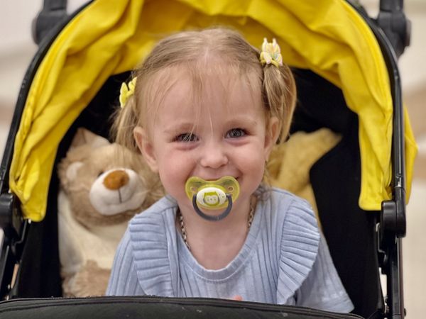Львівські медики врятували 2-річну дівчинку від ампутації ніжок