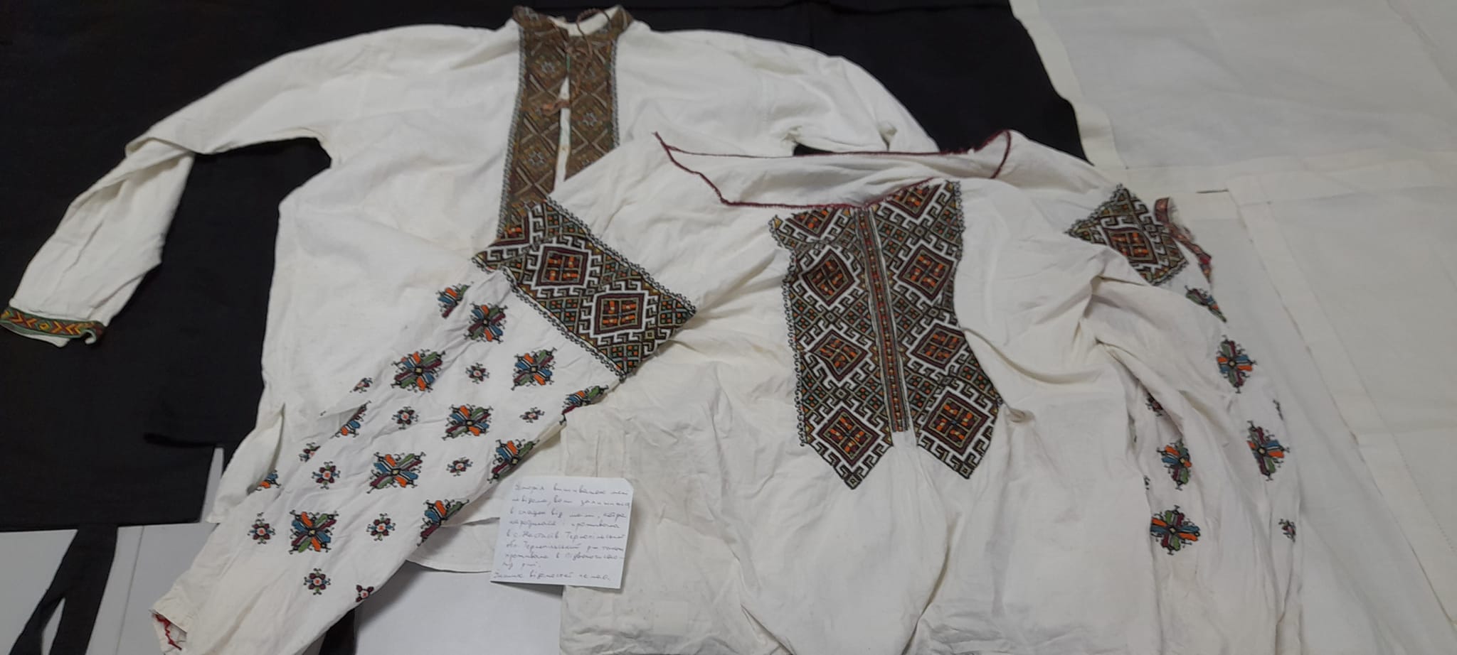 Старовинні вишиванки подарували музею на Тернопільщині