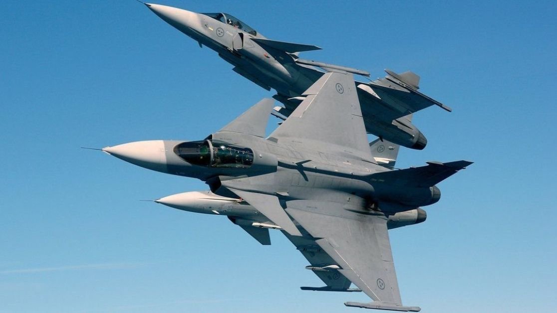 Швеція готова передати Україні винищувачі Gripen