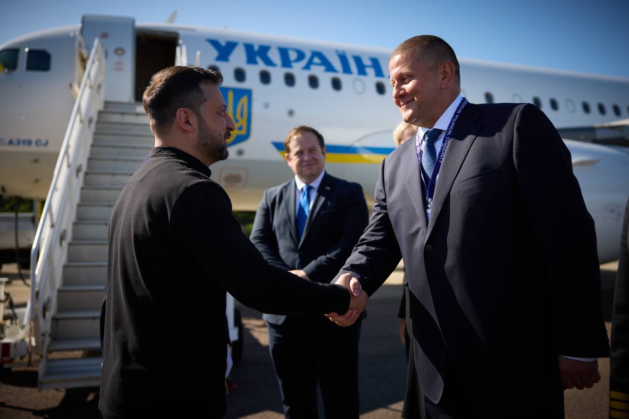 Володимир Зеленський прибув до Великобританії