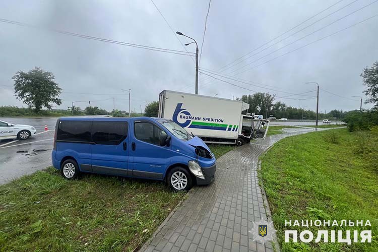 Поліція розслідує дві ДТП на Тернопільщині, у яких постраждали діти