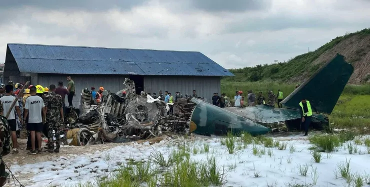 Вижив тільки один: у Непалі розбився пасажирський літак