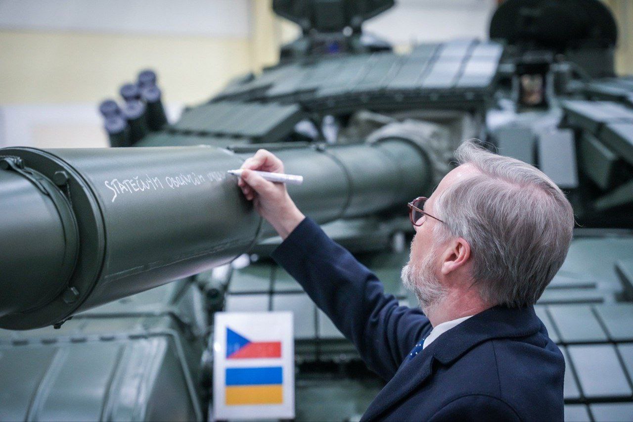 Україна і Чехія домовилися спільно виробляти зброю