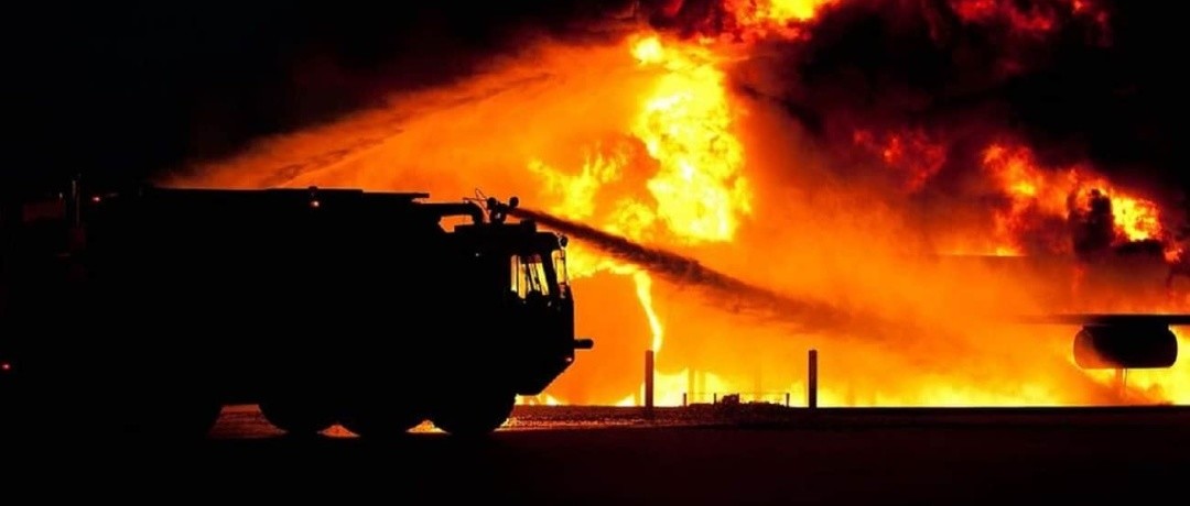 Після атаки українських дронів у Ростовській області п’яту добу палає нафтобаза