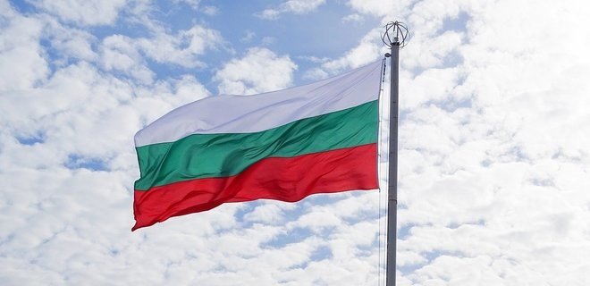 Уряд Болгарії дозволив своїм збройним силам брати участь в підготовці українських військових