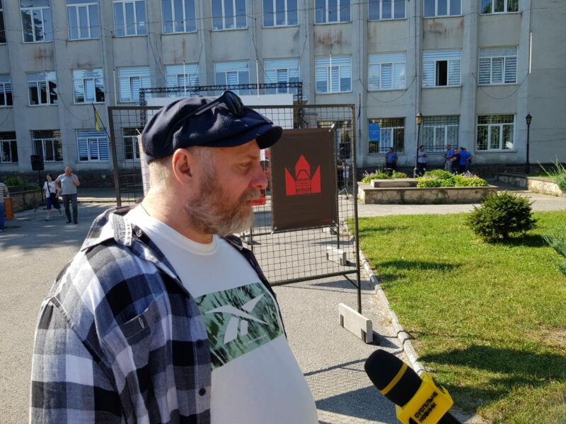 «Шлях свободи»: у Збаражі діє виставка патріотичних плакатів Нікіти Тітова