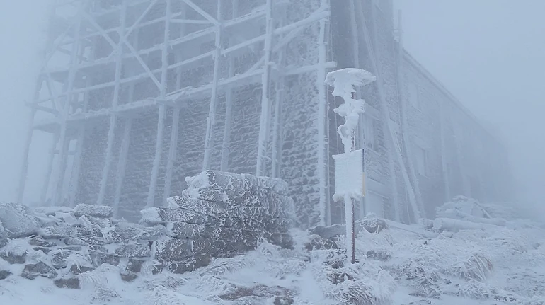 Піп Іван посивів: в Україні випав перший сніг