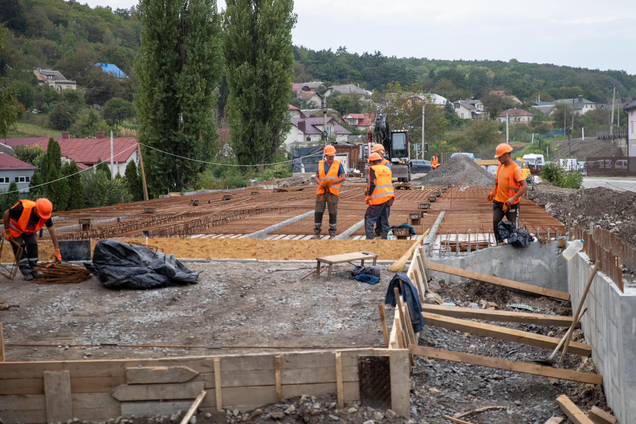 Проїзд по мосту в Теребовлі планують відкрити до кінця листопада