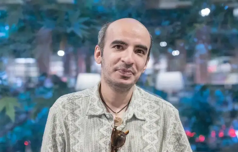 Іранського блогера засудили за допис з однією крапкою