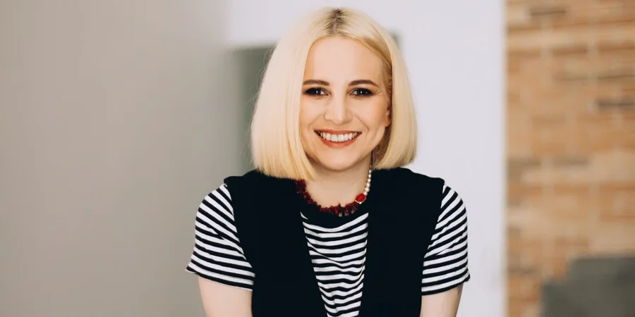 Відповідь на образливий допис Арестовича: Емма Антонюк запустила жіночий флешмоб