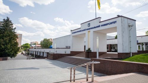 Зупинилося серце: біля ЗУНУ помер чоловік