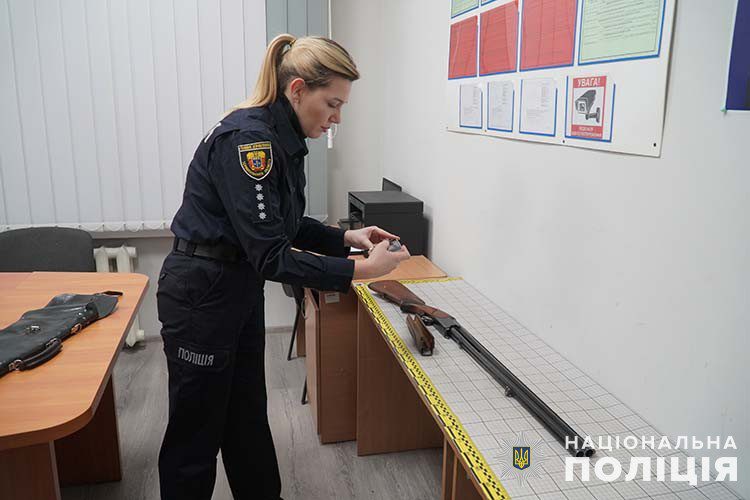 Тернополянин задекларував трофейну зброю, знайдену в зоні ведення бойових дій