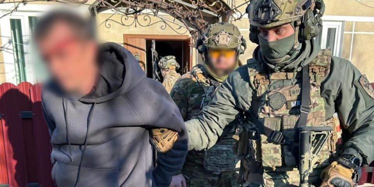 У Бучацькій громаді чоловік погрожував підірвати гранату у будинку, де була його дружина