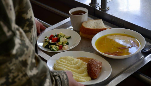 Харчі — окремо, логістика — окремо: впроваджують нову модель постачання продуктів для ЗСУ