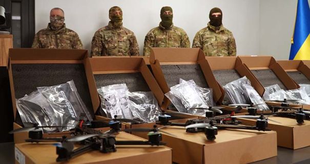 Тернопільські підприємці передали FPV-дрони для спецпризначенців на фронті