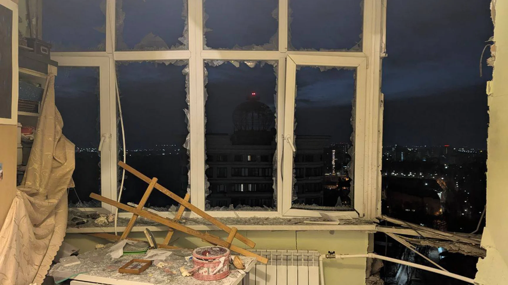 Десятки дронів атакували Москву та область. У росії повідомили про загиблого та поранених