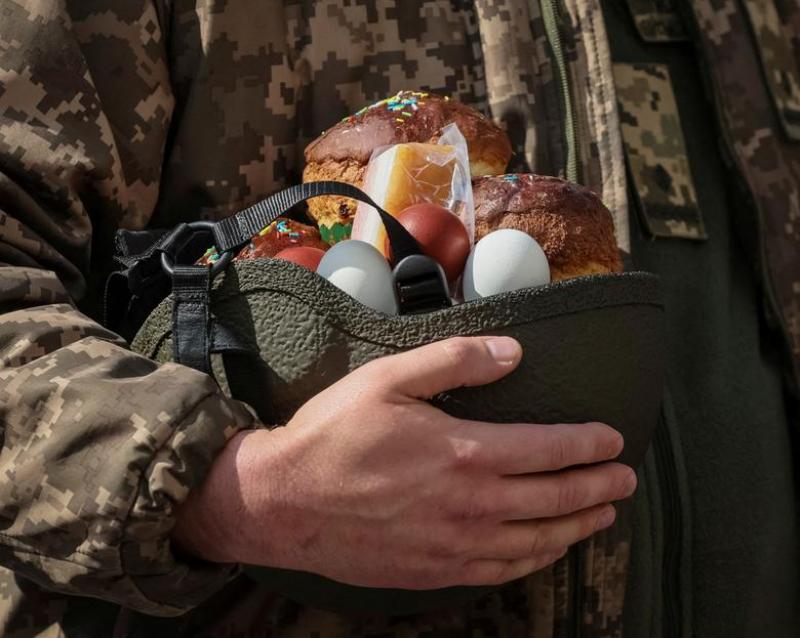 Тернополяни збирають великодні гостинці для воїнів: як долучитися
