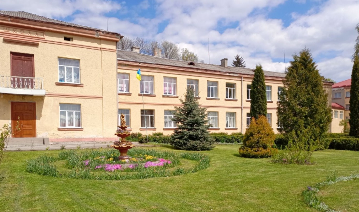 Стали відомі корупційні звʼязки з аграрієм Крижувачуком Олегом у скандальній Новосільській спецшколі