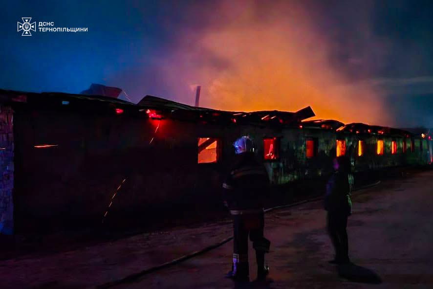 Пожежа на Чортківщині: згоріла господарська будівля