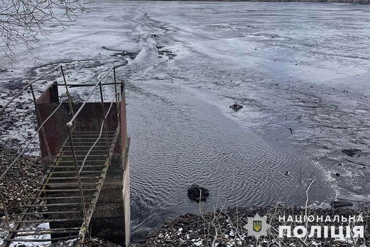 Чоловік рибалив під час нересту: на Зборівщині затримали порушника 