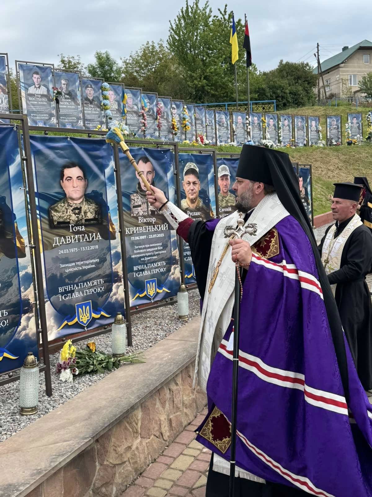 У Бучачі відкрили Алею Слави на честь Героїв, полеглих за Україну (фото/відео)