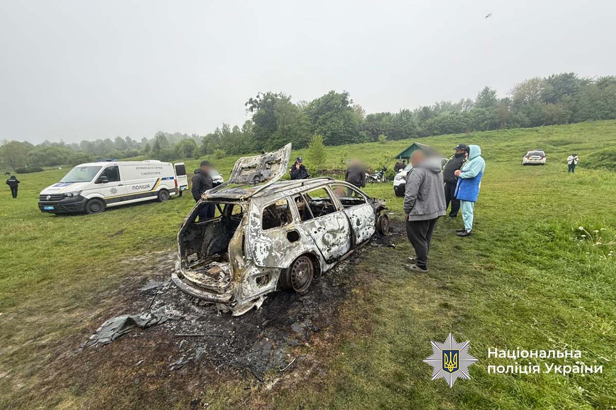 Вночі в селі Шумської громади згорів автомобіль: загинув 19-річний водій