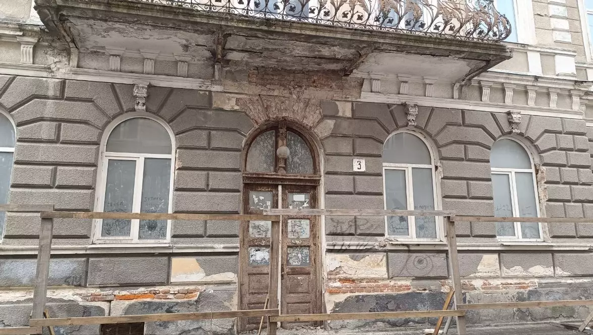 Тернопільська міськрада має укласти договір на збереження пам’ятки колишньої залізничної лікарні