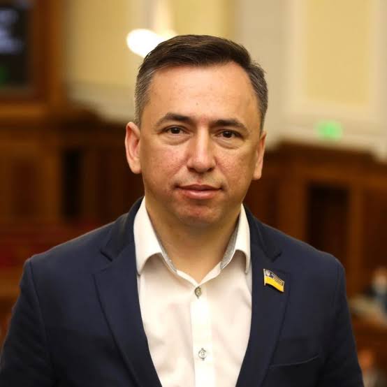 Депутат Володимир Гевко користується незадекларованим автомобілем (відео)