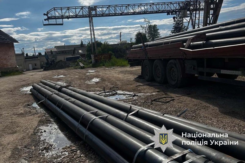 На Тернопільщині загинув чоловік на підприємстві під час завантаження труб