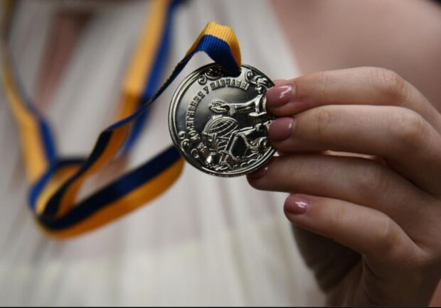 У Тернополі запроваджують відзнаки для випускників шкіл