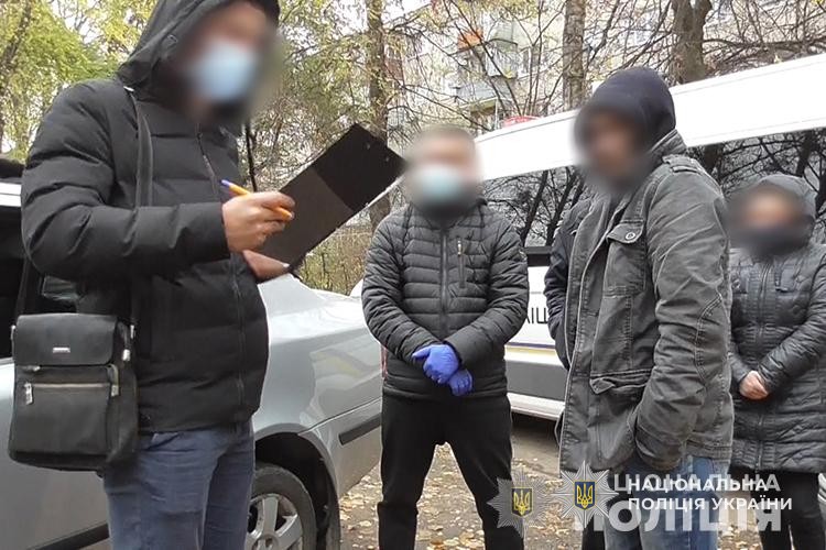 Змішували алкоголь з медпрепаратами: у Тернополі викрили групу нападників