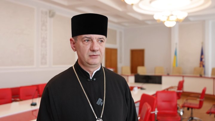 Тернопільський священник видав монографію про історію Успенської церкви