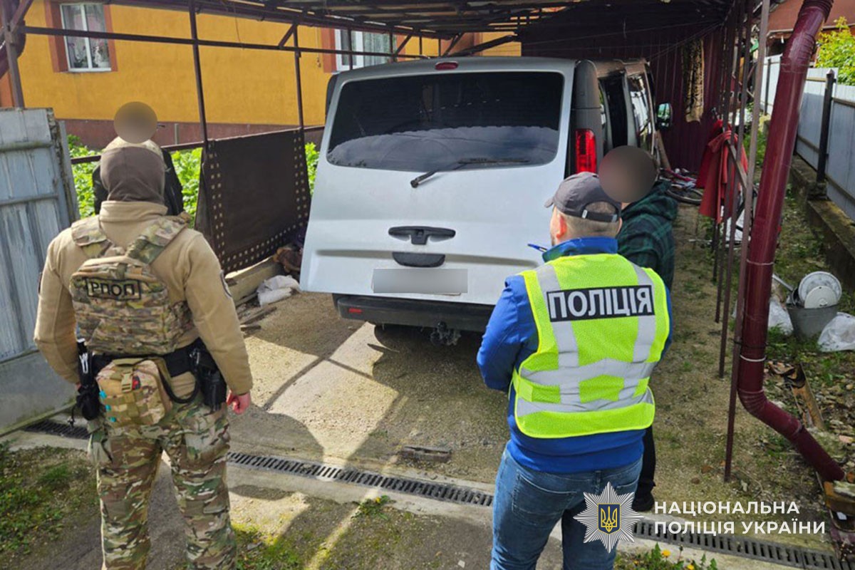 На Тернопільщині викрили групу, яка підпільно виготовляла алкоголь і тютюн (відео)