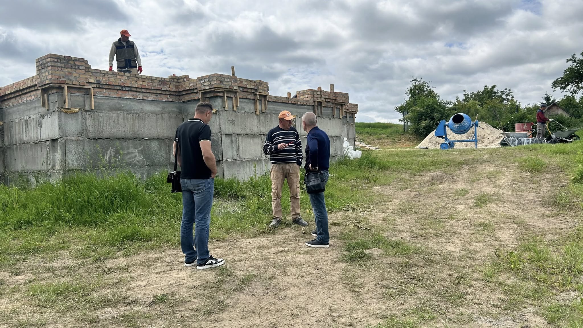 У Суражі під виглядом житлового будинку зводять храм УПЦ (МП)