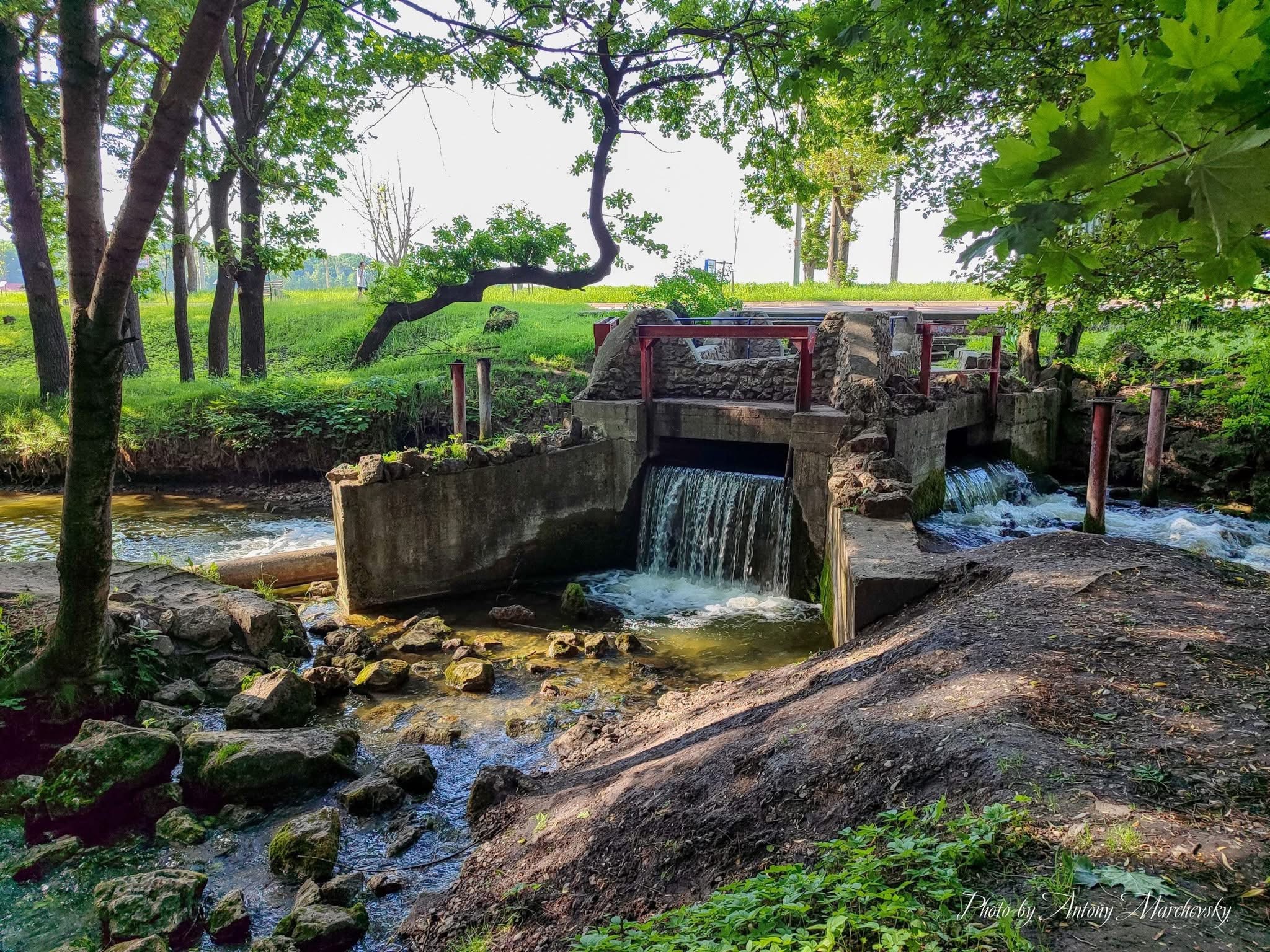 У Тернополі оновлюють парк «Сопільче»
