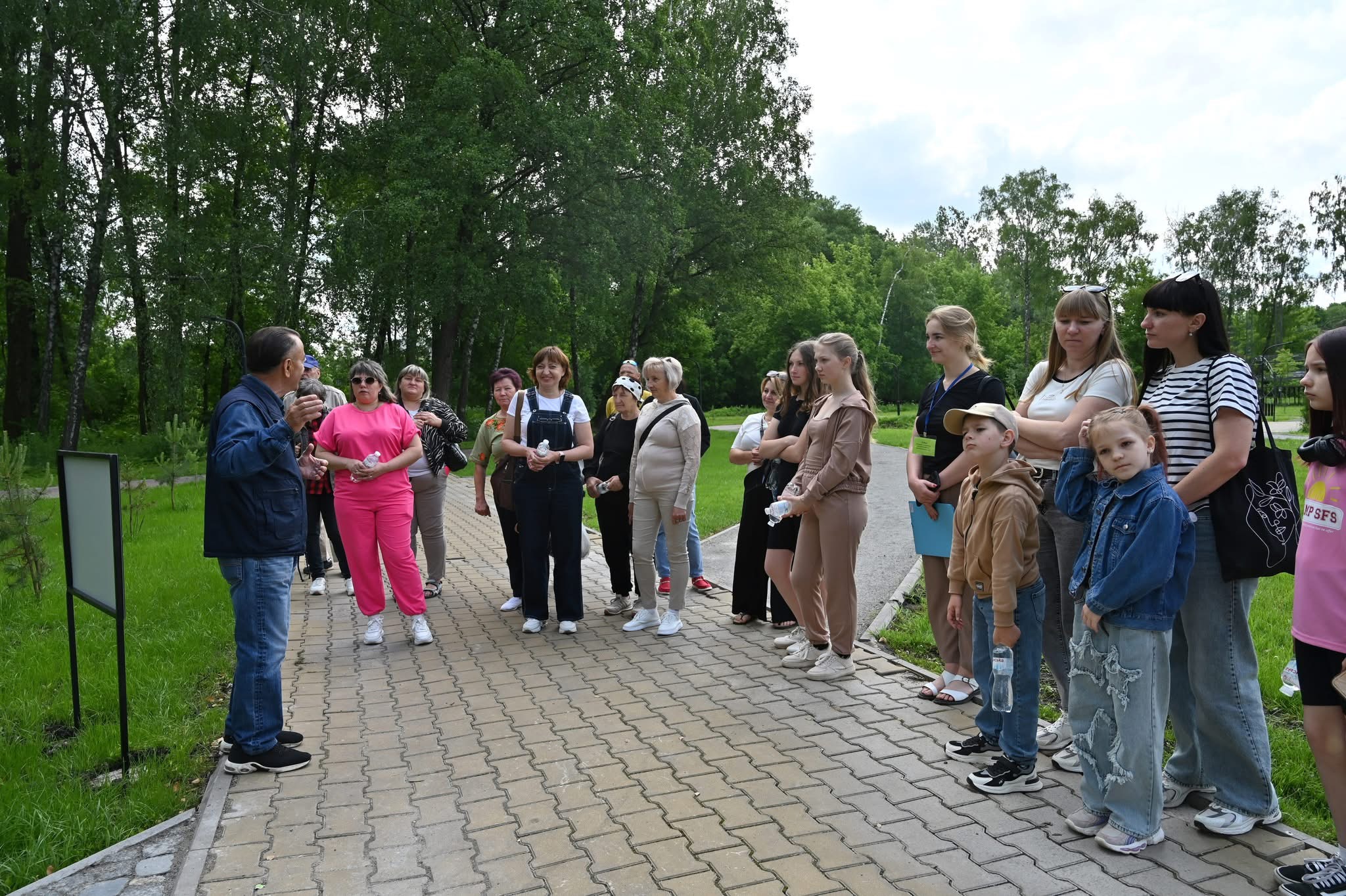 На Лановеччині для військових і їхніх родин провели оздоровчу екскурсію (фото)
