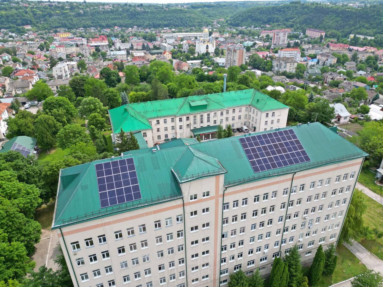 Чортківська лікарня зекономила понад 270 тис. грн завдяки сонячним панелям