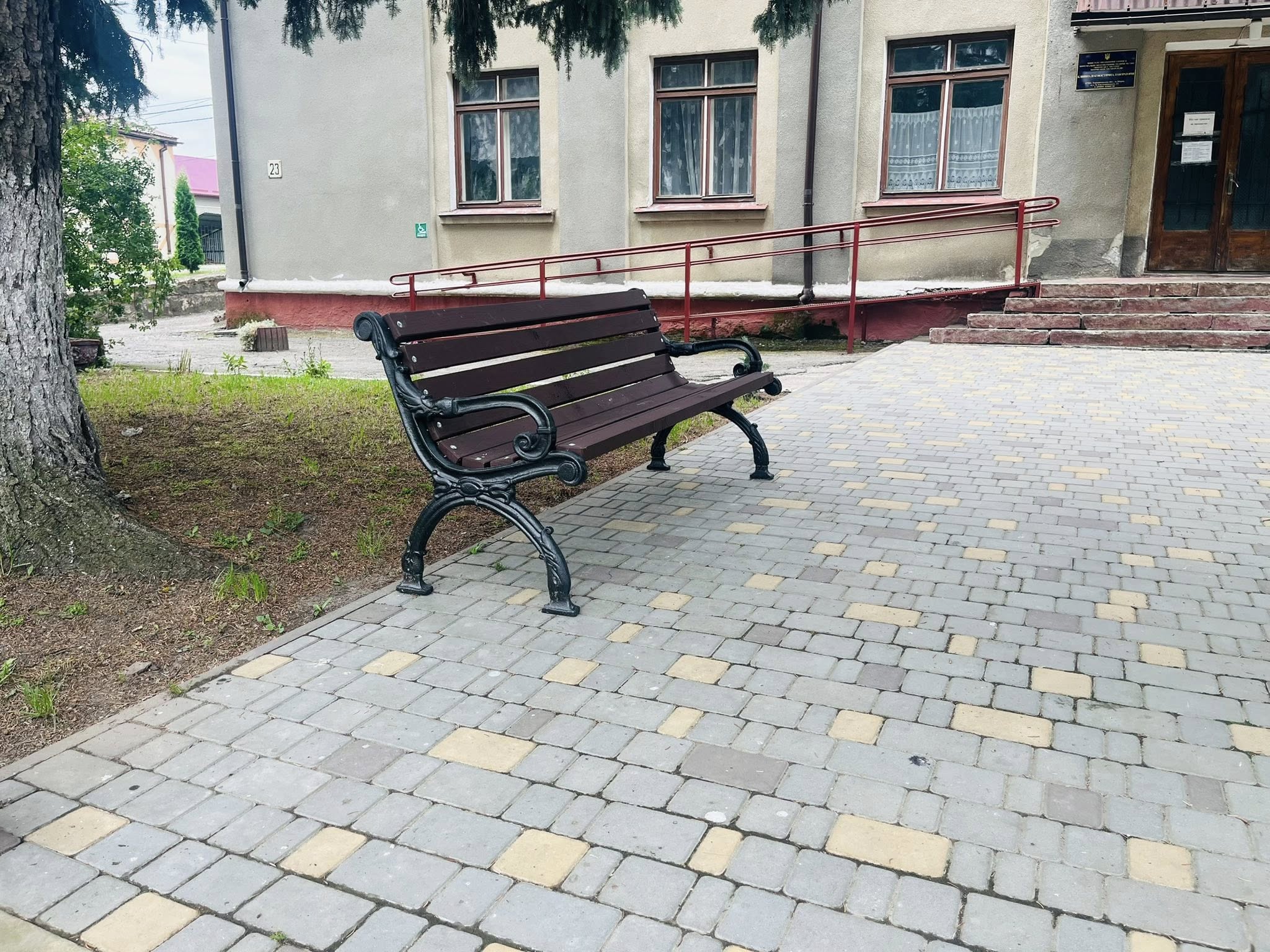 Лавочка є, туалету нема. У Зборові мешканці просять про зручності