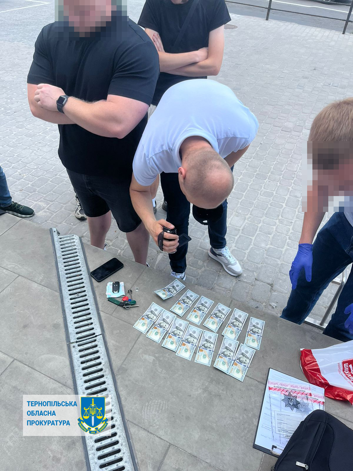 3000 доларів за фіктивну інвалідність для військовозобов’язаного. У Тернополі затримали лікаря-інтерна