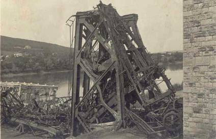 У Заліщиках згадують жертв трагедії на залізничному мості 1941 року