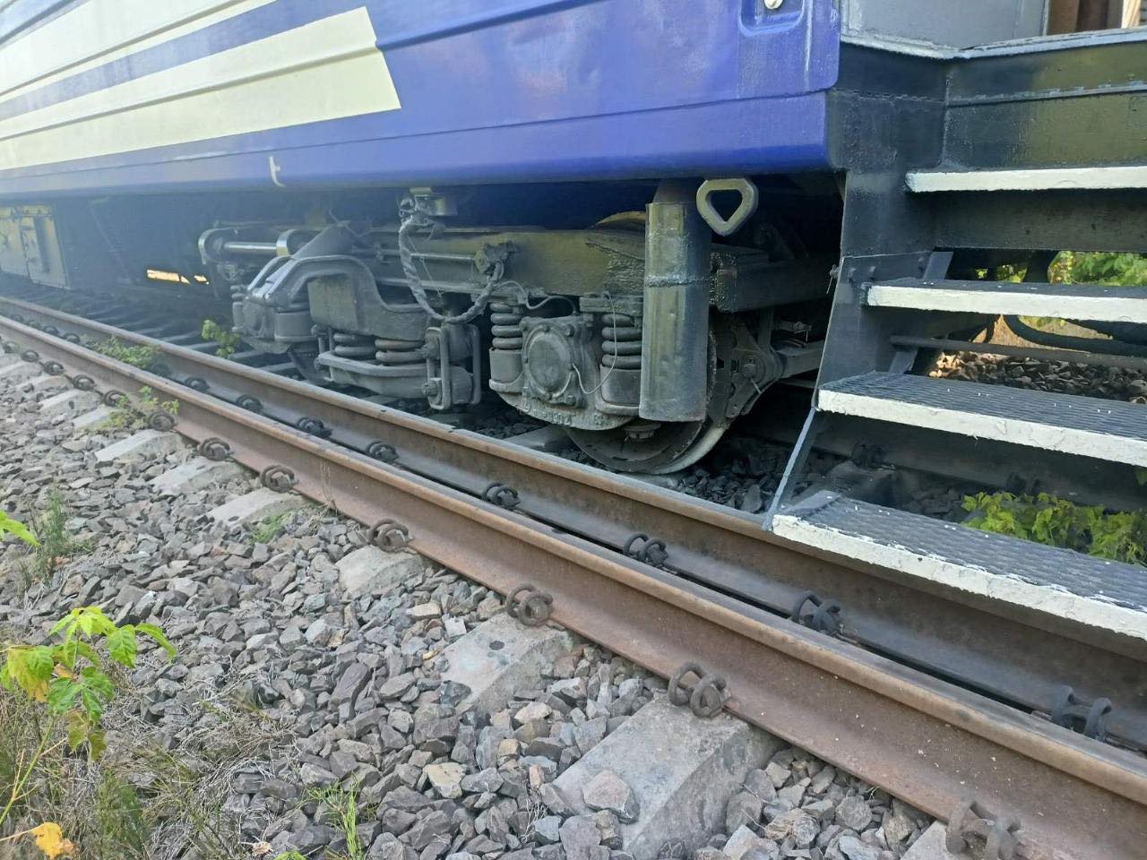 На Закарпатті зійшли з рейок три вагони пасажирського поїзда Запоріжжя — Солотвино