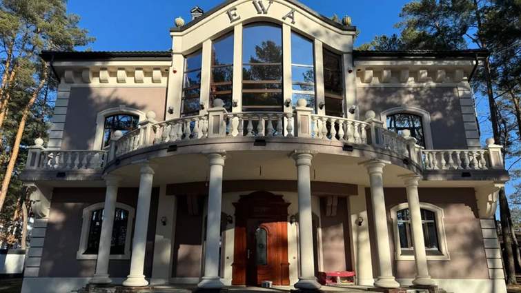 Пастору з Тернополя подарували будинок під Львовом вартістю $1,1 мільйона