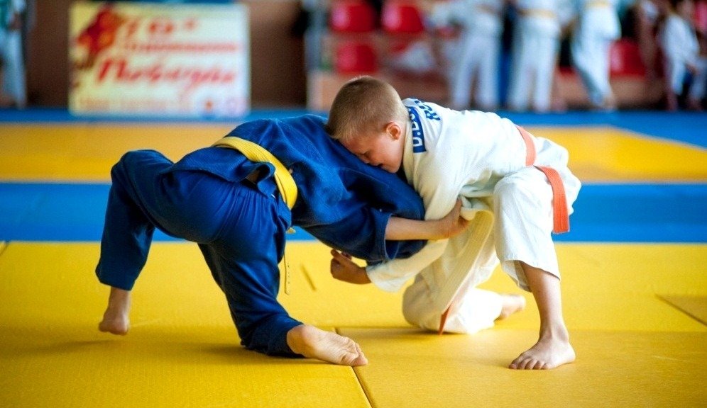 У Тернополі відкриють секції стрільби з лука та самбо для дітей