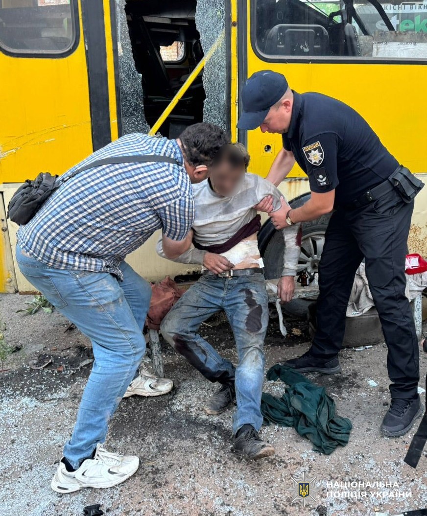 Росія знову вбиває мирних: ранкова атака на Львів забрала життя чоловіка та поранила трьох людей