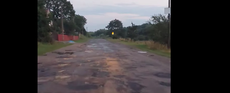 Дощ перевірив якість ремонту дороги Бучач – Возилів на Тернопільщині. Проблеми з’явилися вже за кілька днів